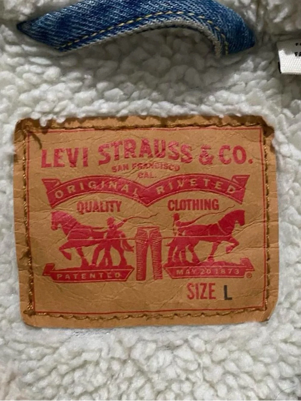 Levi’s Sherpa Jean Jacket - Picture 3 of 6